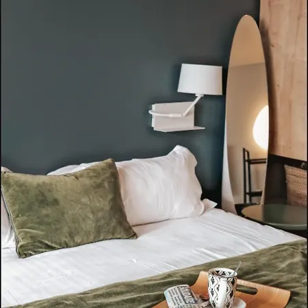 Hotel Plein Large
